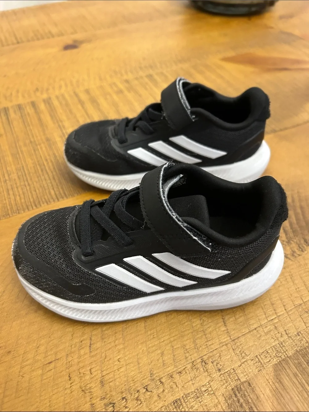 adidas Kids Black and White Velcro Mesh Sneakers size 9k